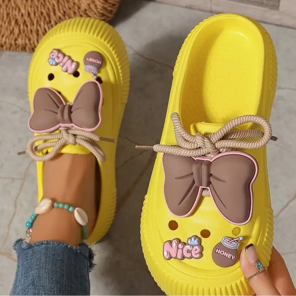 NWT, Yellow Women's Fashion Closed-Toe Slide Sandals with Bow, 41-42 - Picture 2 of 3